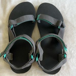 Womens Tevas sandals